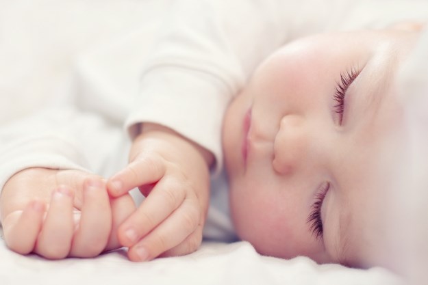 Povezanost spavanja i hranjenja kod beba