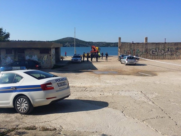 Ispod Šibenskog mosta našli automobil s tijelom muškarca