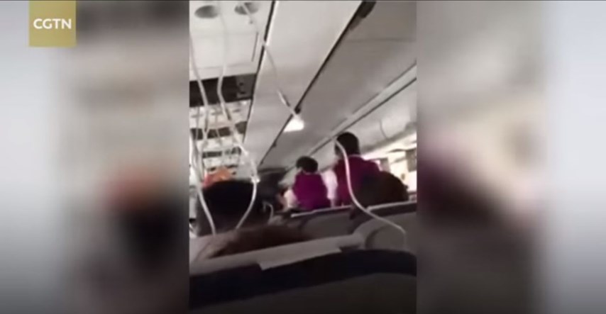 Pilot zamalo isisan kroz prozor aviona u Kini