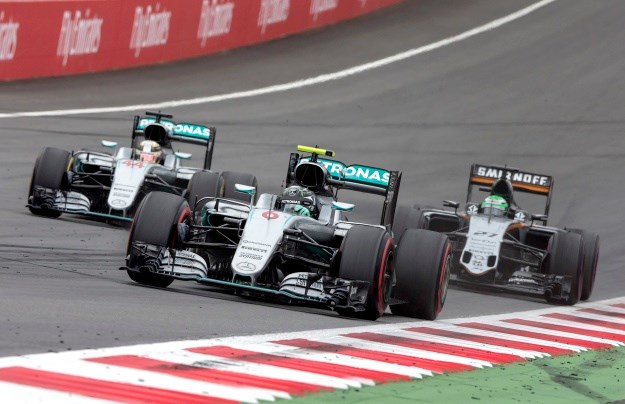 Hamilton najbrži na prvim treninzima na Silverstoneu, Rosberg ostao u garaži