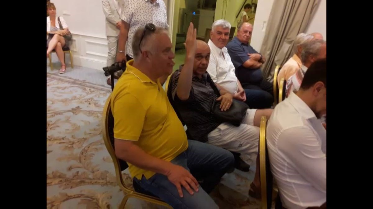 VIDEO Incident na promociji Sanaderove knjige u Splitu, HDZ-ovac novinarima: "Idite u pičku materinu"