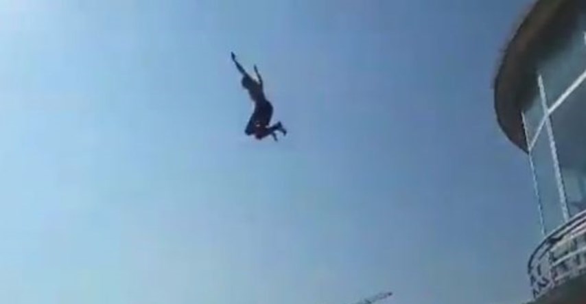VIDEO Opasan trend: Splićani nastavljaju s ludim skokovima na Bačvicama