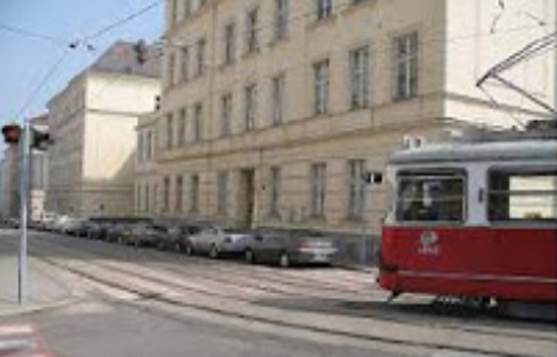 Maleni migrant izazvao opću paniku: Zbog neslane šale iz škole evakuirano 700 učenika