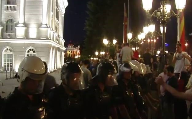Je li ovo početak makedonskog proljeća: Prosvjednici se ponovno okupljaju u centru Skoplja