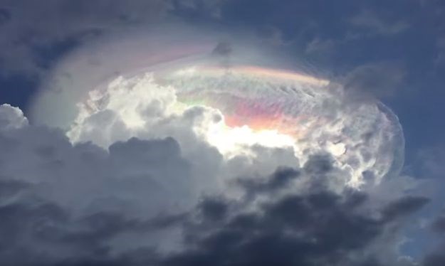 Šokirala ih neobična pojava na nebu: "Nebo se otvorilo, izgledalo je kao smak svijeta"