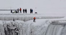Slapove Niagare okovao led