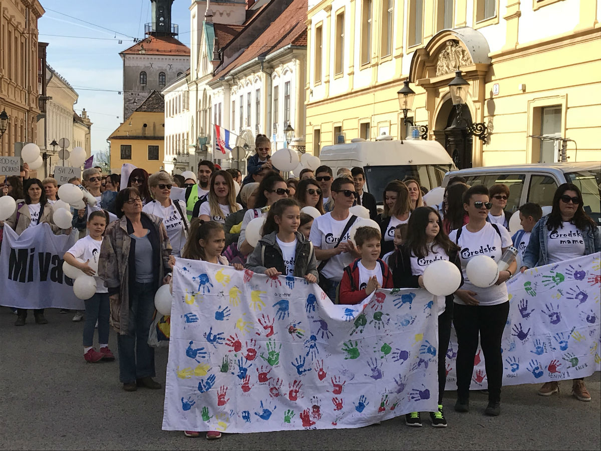 VIDEO Plenković u vladi primio stanovnike Slavonskog Broda koji prosvjeduju u Zagrebu