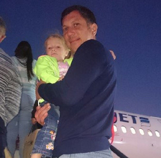 Posljednja fotografija oca i kćerkice prije ukrcavanja na kobni let: Zbogom Egipte, vraćamo se kući