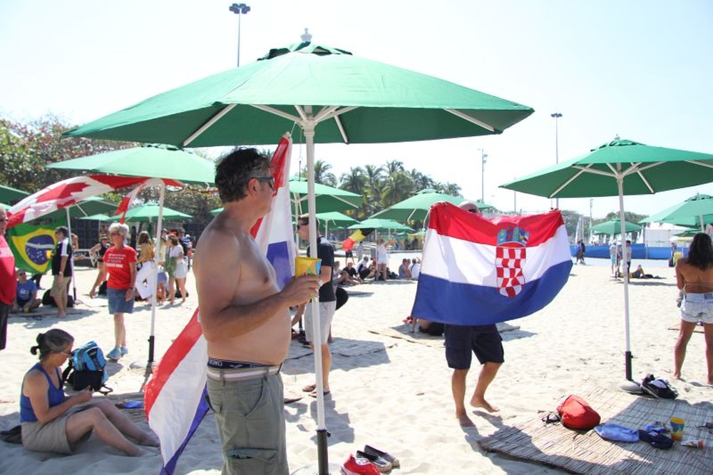 SPREMA SE HRVATSKA FEŠTA NA PLAŽI U RIJU "S Tončijem danas pišemo povijest"