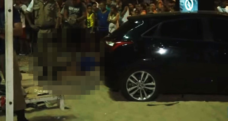 UZNEMIRUJUĆA SNIMKA Autom se zabio u ljude na Copacabani, poginula beba