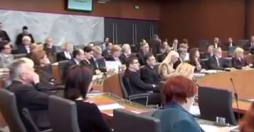 Slovenski parlament gotovo 13 sati raspravljao o povjerenju ministrici zdravstva