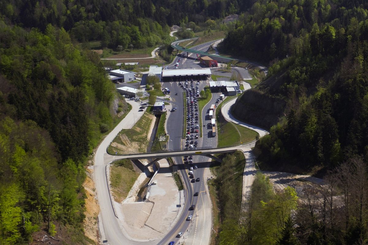 SLOVENCI SU NEUMOLJIVI Gužvi će biti i narednih dana