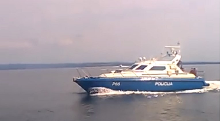 Pogledajte snimku bliskog susreta slovenske policije i hrvatskih ribara