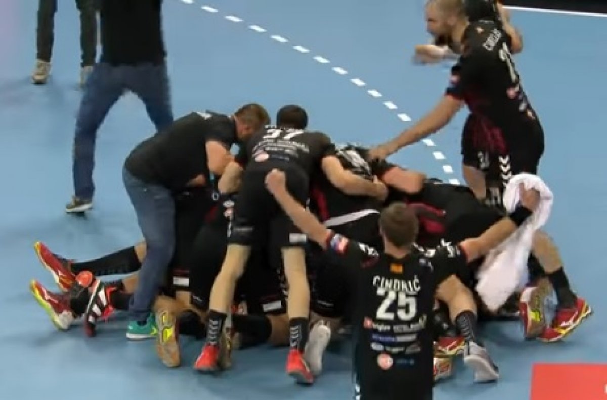 VELIKO SLAVLJE RUKOMETAŠA VARDARA Pet sekundi prije kraja srušili velikana golom iz auta