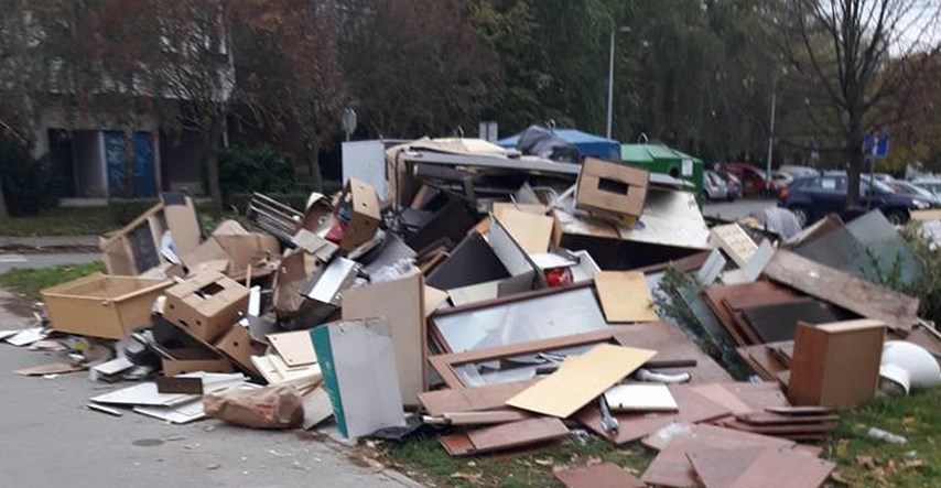 FOTO U zagrebačkom kvartu Špansko gomila se smeće, krupni otpad stoji mjesecima na ulici