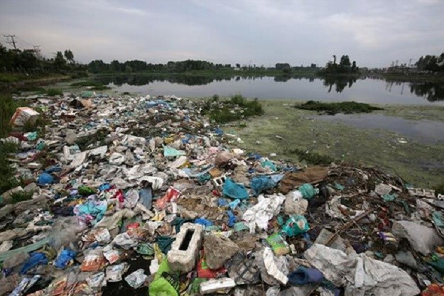 Strašno upozorenje znanstvenika: U morima će do 2050. biti više plastičnog otpada nego ribe