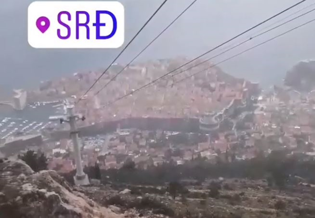 VIDEO Snijeg su dočekali i na krajnjem jugu Hrvatske, pogledajte snimke