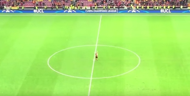 Video za naježiti se: Wesley Sneijder predvodi navijanje navijača Galatasaraya