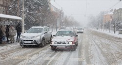 OPREZ U PROMETU Pada ledena kiša, ceste su jako klizave