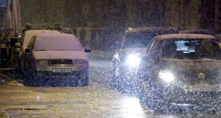 Snijeg iznenadio zagrebačku zimsku službu, obustavljeno nekoliko autobusnih linija