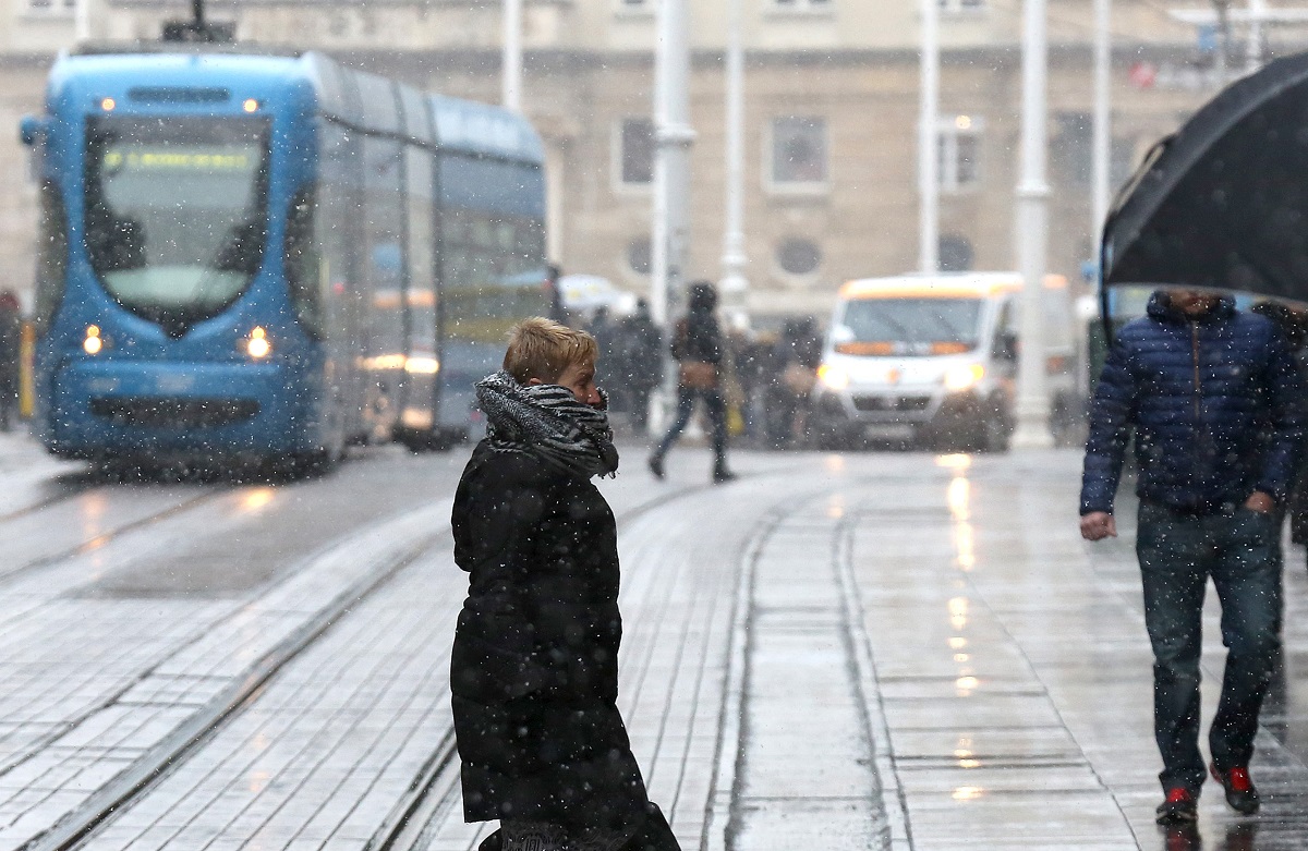 Popodne i navečer nam stiže novi snijeg