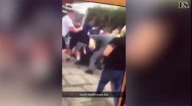 VIDEO Masovna tučnjava tinejdžera na školskom igralištu u Londonu