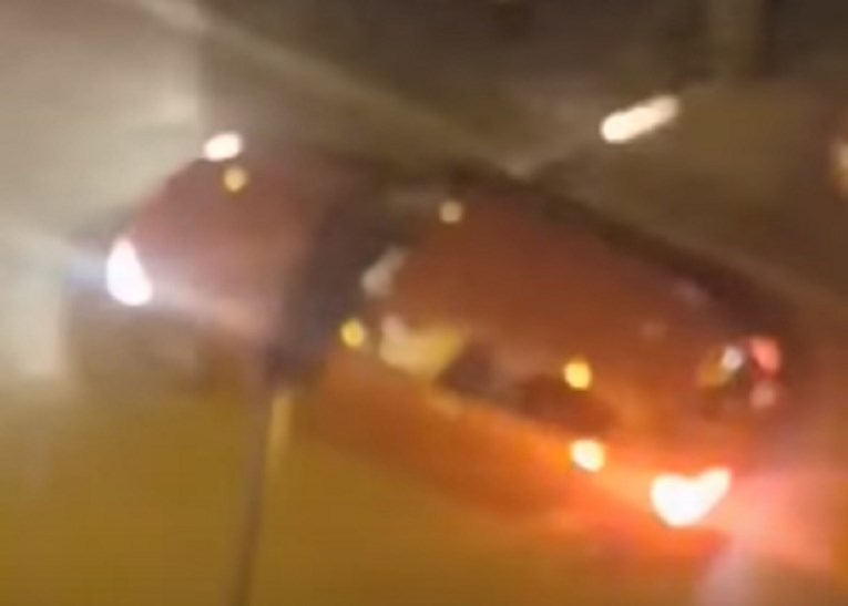 Pogledajte snimku koja je naljutila Njemačku, manijak iz BMW-a ispaljivao rakete prema ljudima