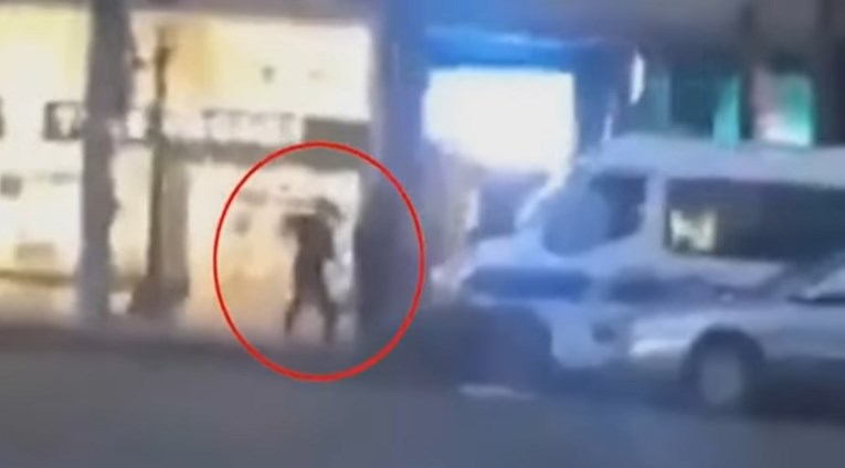 VIDEO Pojavila se dramatična snimka napada u Parizu