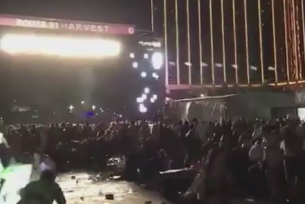 VIDEO Objavljena snimka početka napada u Las Vegasu, napadač je koristio automatsko oružje