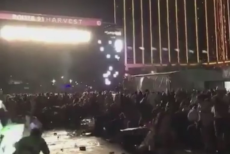 VIDEO Objavljena snimka početka napada u Las Vegasu, napadač je koristio automatsko oružje