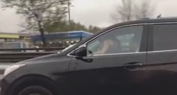 VIDEO Seksali se tijekom vožnje, snimili ih iz drugog auta