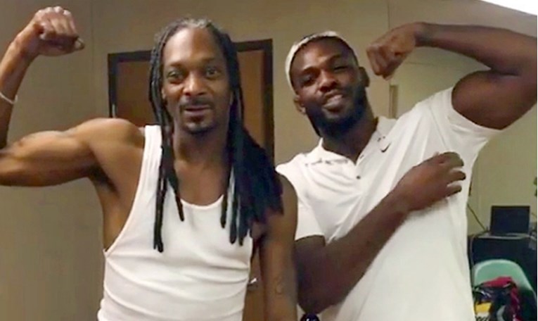 Snoop Dogg zaprijetio prvaku: "Jones će te razbiti i legalizirati travu u UFC-u"