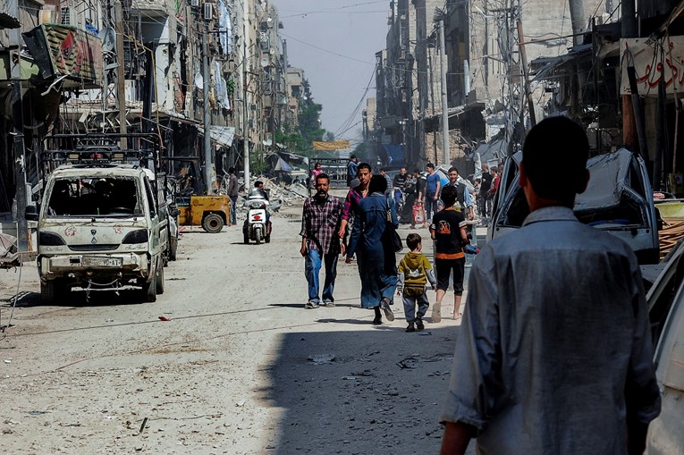 Sirijski pobunjenici povlače se sa sjeveroistoka Damaska