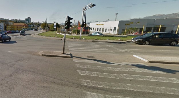 Prometna nesreća u Splitu: Četverogodišnjakinja ispala iz automobila, u kritičnom stanju prebačena u bolnicu