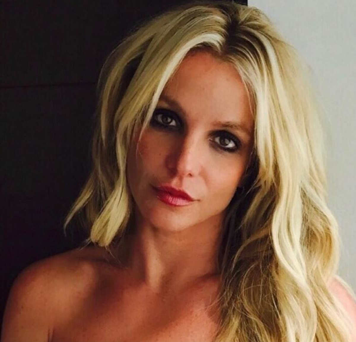 Sori Britney, besramno smo pokrali tvoj trik za predivan trbuh
