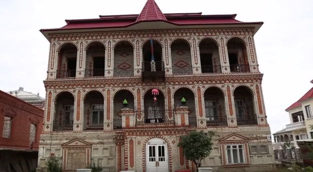 Red kiča, red treša: Prijestolnica Roma jedna je od najbizarnijih turističkih atrakcija na svijetu