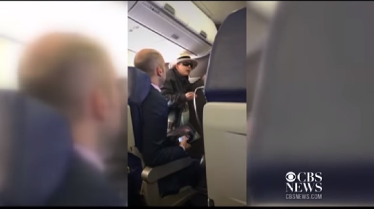 VIDEO Putnica tijekom leta u SAD-u zaprijetila: "Pobit ću sve u ovom avionu"