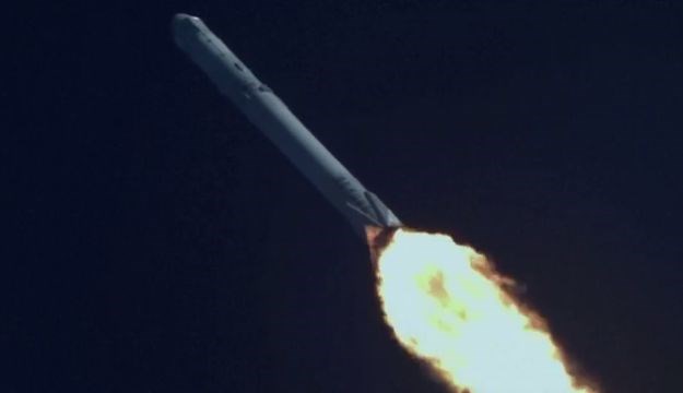 VIDEO SpaceX stvara povijest: Prvi puta uspješno prizemljili raketu bez pomoći