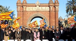 Tisuće ljudi u Barceloni izašli na ulice da daju podršku - političarima