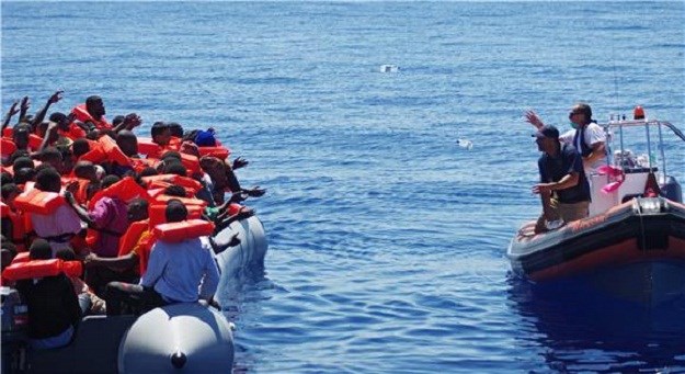 Turska obalna straža spasila je 57 izbjeglica koji su se nasukali na otočić u Egejskom moru