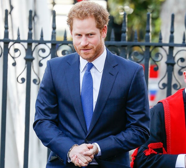 Princ Harry otkrio kako je kraljica Elizabeta "njegov šef, a samo povremeno baka"