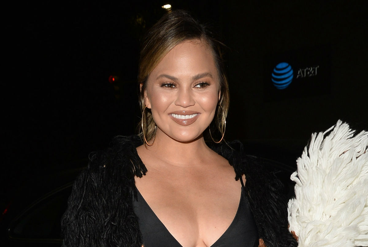 Neobična krznena jakna Chrissy Teigen bit će hit sezone