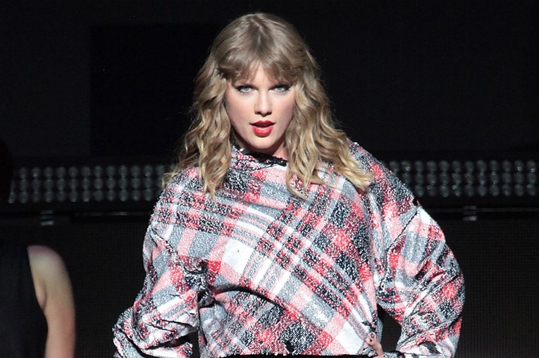 Taylor Swift ne odustaje od imidža zločeste cure ni na naslovnici Voguea