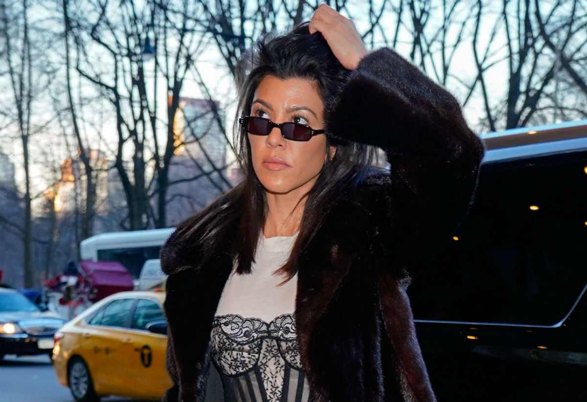 Kourtney je jedina Kardashianka koja još ne odustaje od ovog čudnog trenda