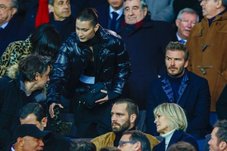 Nećete se moći ne nasmijati kad vidite kako je Beckham škicao Bellu Hadid na utakmici u Parizu