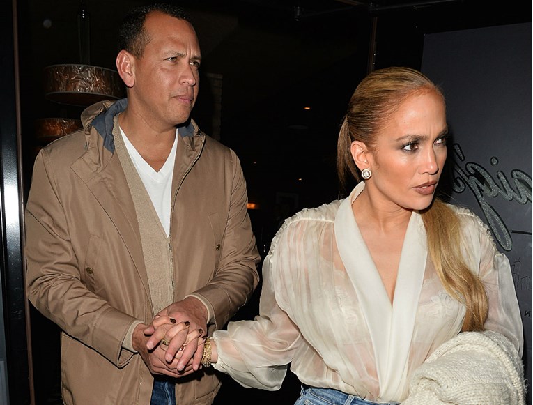 Jennifer Lopez: Zatvoreno, ali seksi izdanje za spoj s dečkom