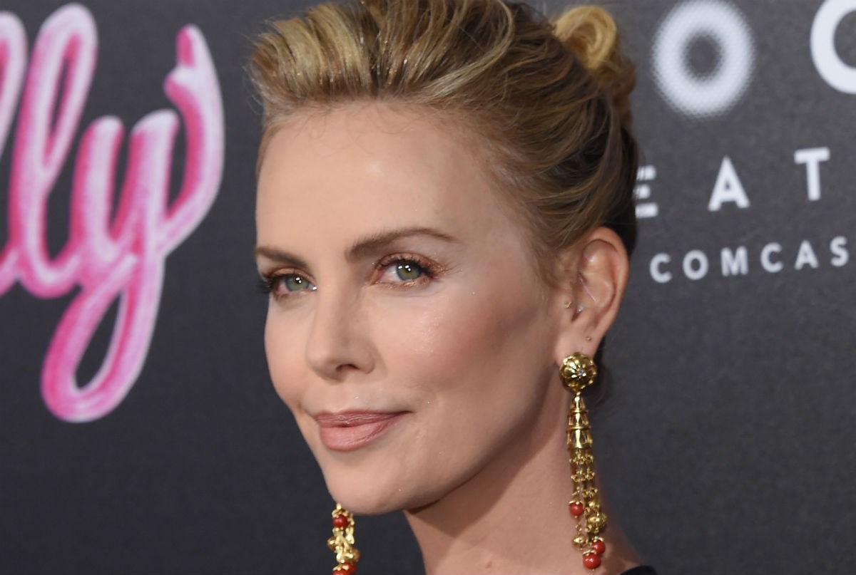 Charlize Theron zablistala na premijeri filma zbog kojeg se trebala udebljati 20 kila