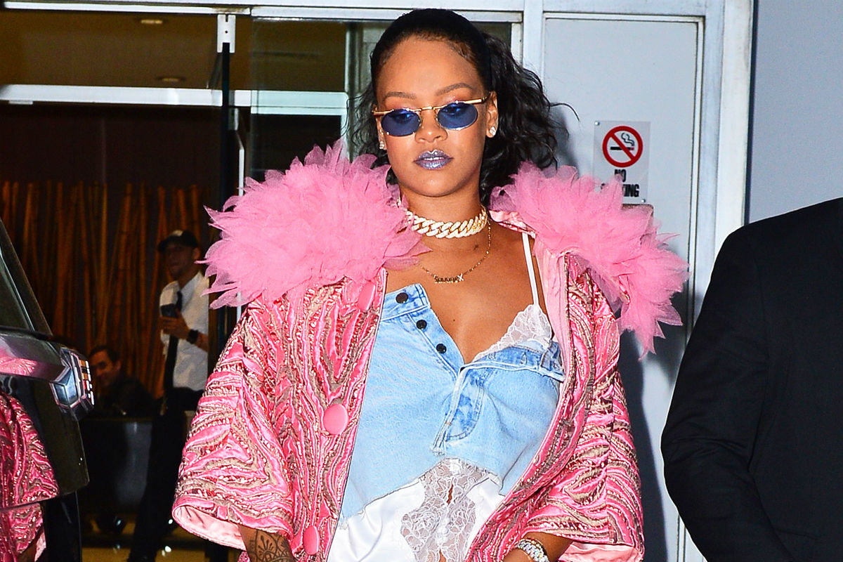Čak i kada ide kod zubara, Rihanna izgleda spektakularno