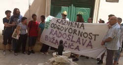 Nova akcija umjetnika u centru Splita, donijeli su kamenje iz palače za šefa konzervatora