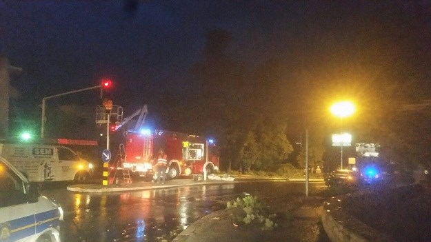 VIDEO Pijavica poharala Split: Razbijeni semafori, krovovi uništeni, stabla počupana iz zemlje